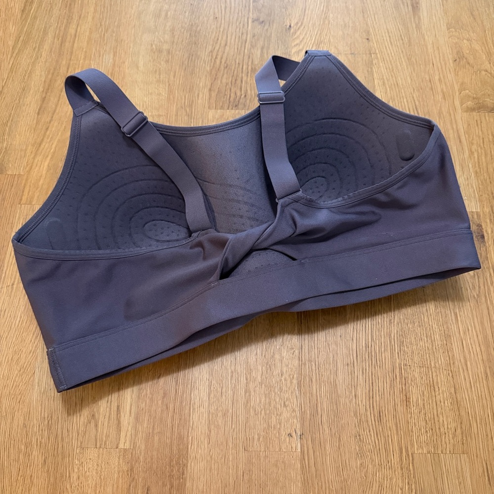 Under Armour 2X Dusty Purple Twist Back Wireless Sports Bra Style 1383688 - Picture 2 of 7